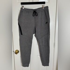 Nike Tech Men’s Fleece Charcoal Gray Joggers (LRG) like new!✨